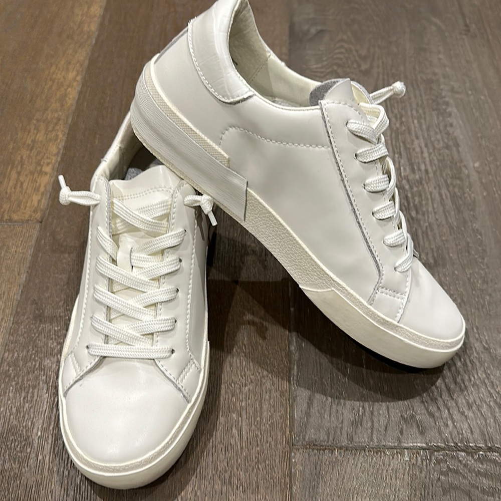 Dolce Vita white no tie tennis shoe size 6